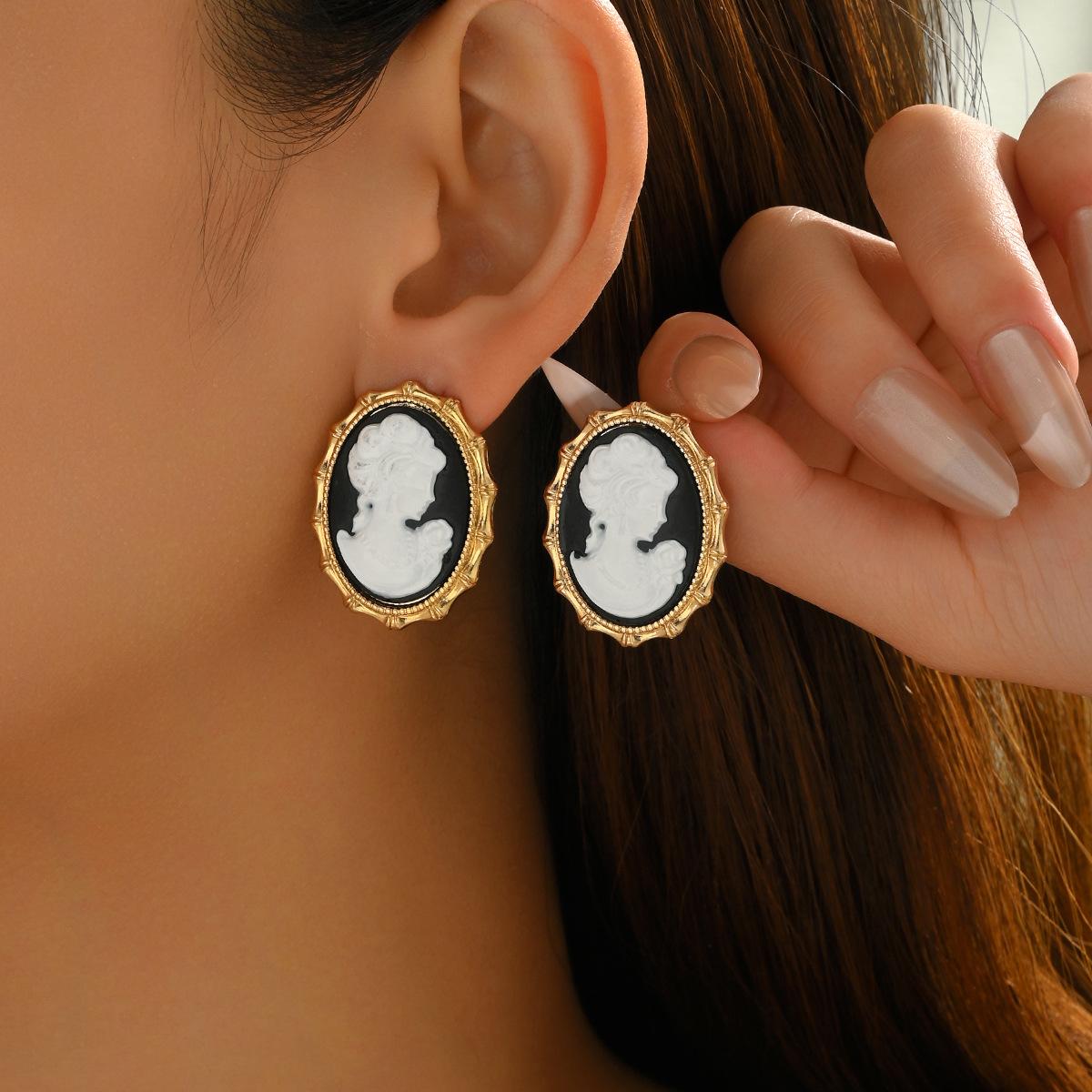 

Серьги «Леди ветра» геометрические масляная живопись дизайн королевы универсальные серьги-пусеты нишевые высококлассные серьги женские