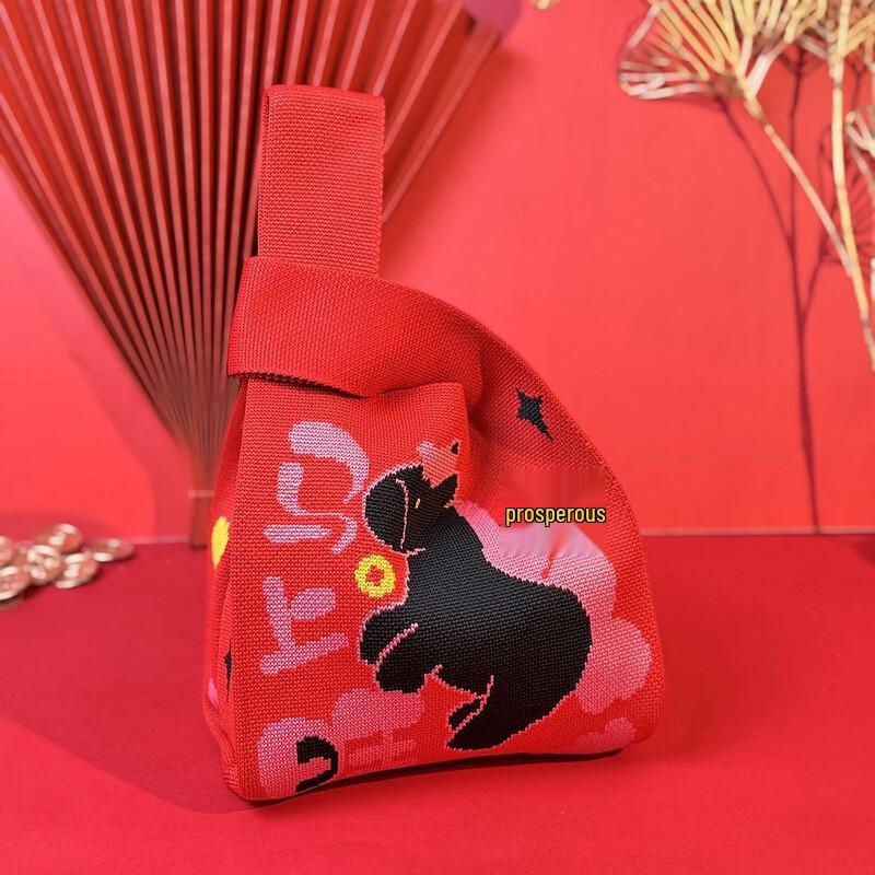 Вязаный подарочный мешок B.Y.K на Новый год