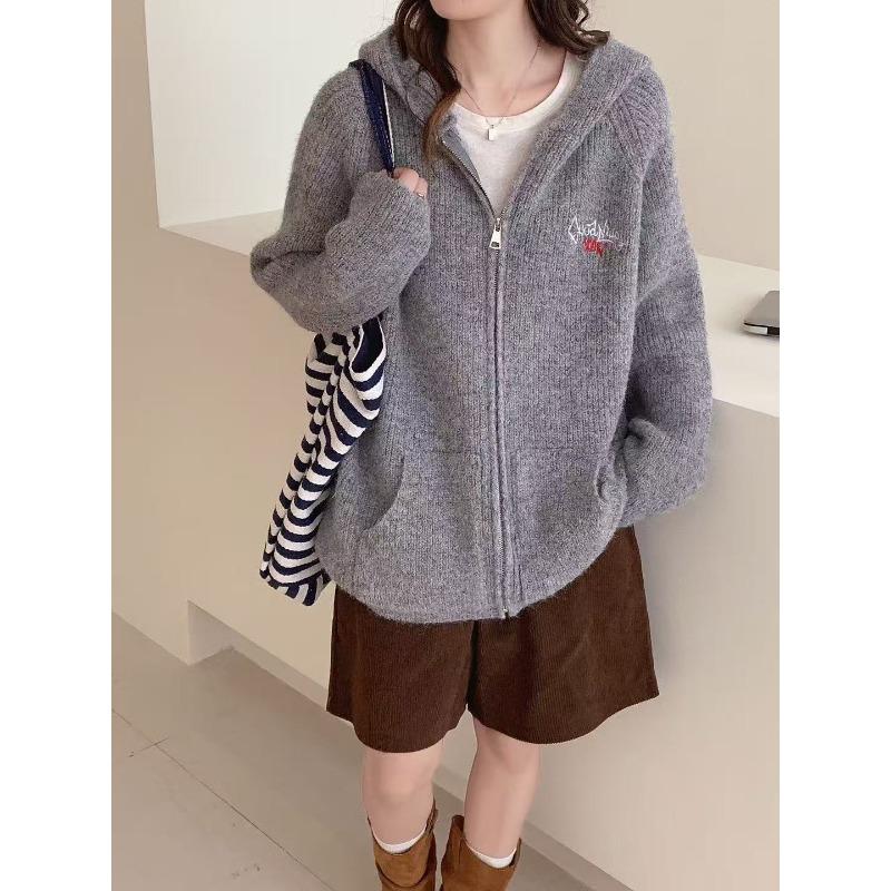 

Vintage zipper hooded embroidered knitted cardigan autumn and winter new loose casual lazy wind sweater jacket women One size