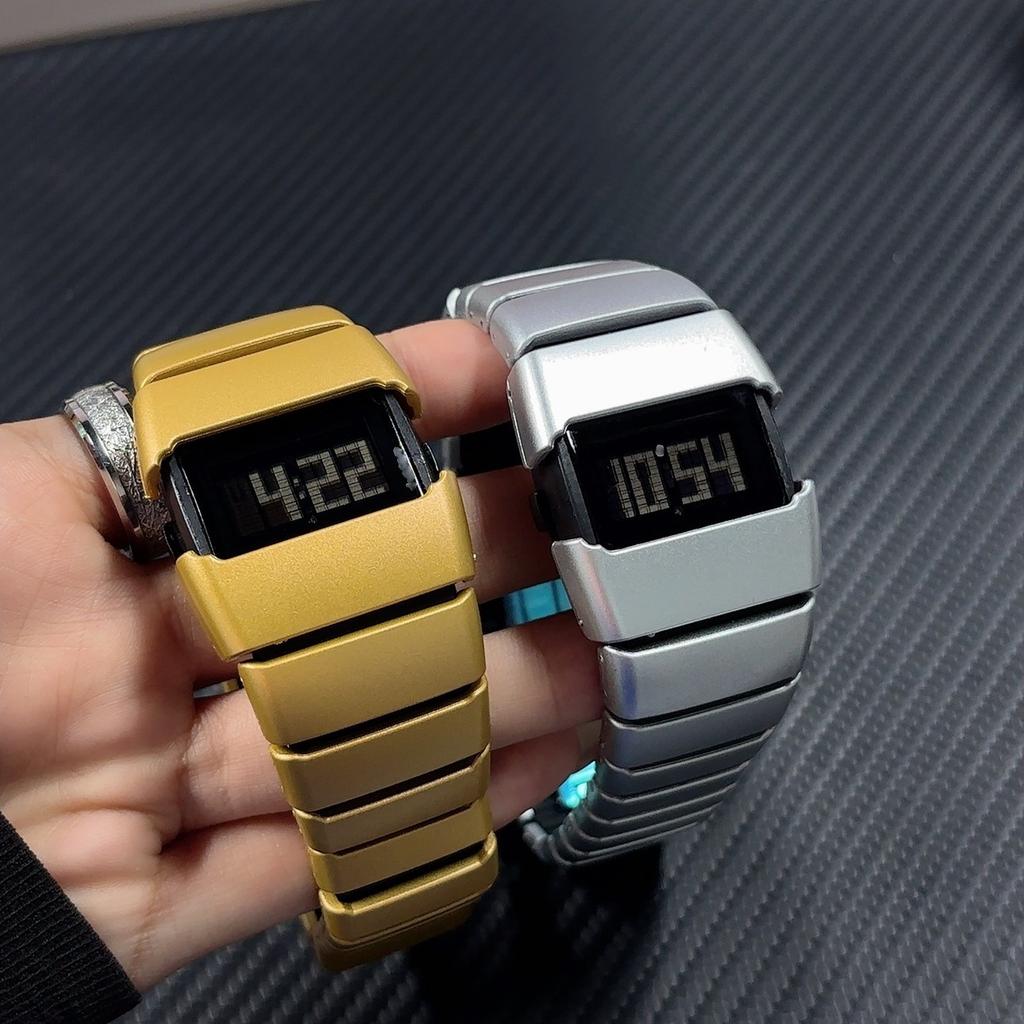 Montres Médiévales Millénaires de Forme Spéciale Montres Carrées Vintage Tendance de Niche Numériques Lumineux Personnalisées Montres Électroniques