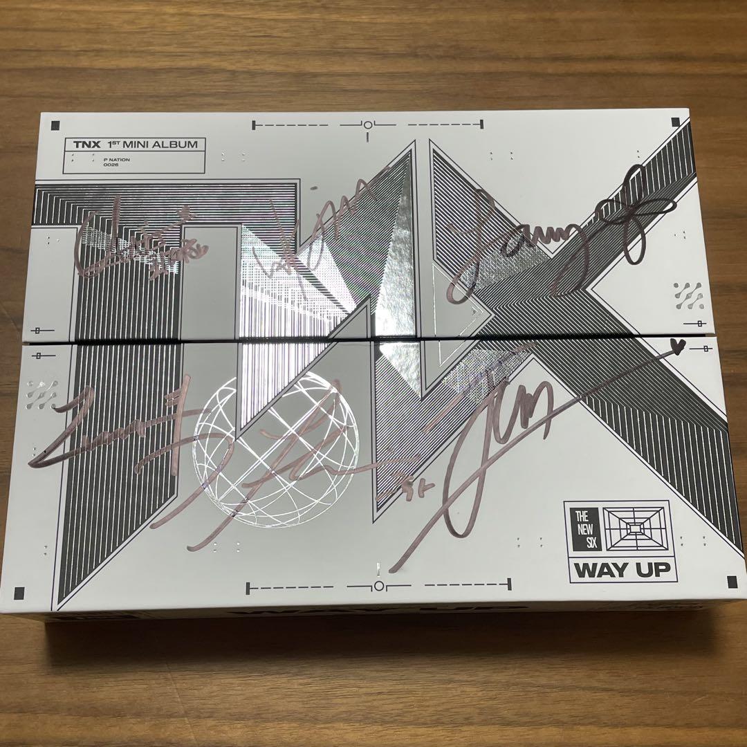 

[USED] TNX Signed Album