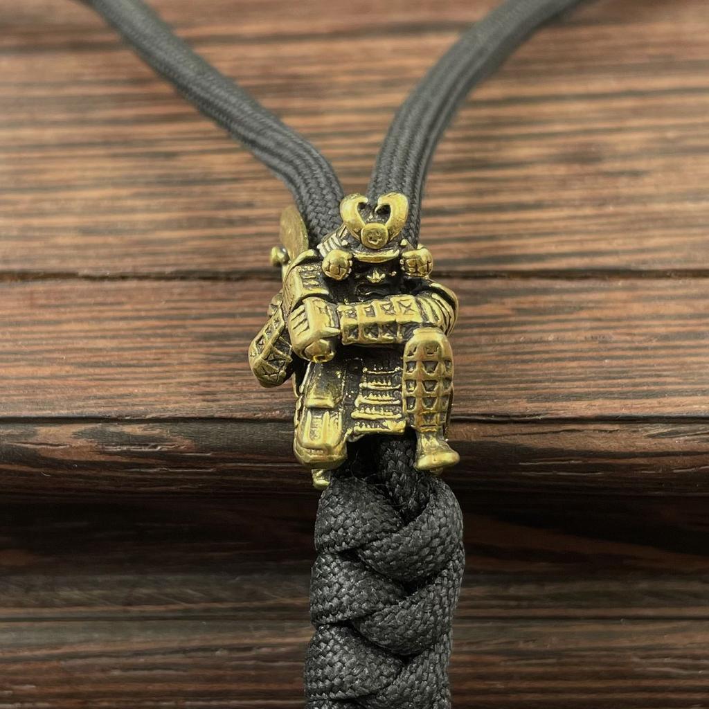 Brass Samurai Helmet Pendant Paracord Bead DIY Accessories Keychain Knife Lanyard Charm for Outdoor Survival Crafting