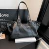Simple and Large-capacity Underarm Tote Bag, A Fashionable and Casual Single-shoulder Handbag for Women