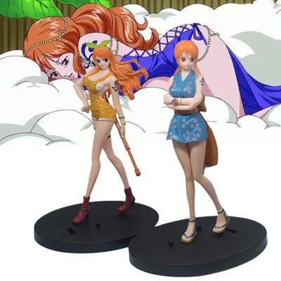 Schöne Miniaturfigur, eine Anime-Figur, realistische Form, Nami-Actionfigur, Auto-Dekoration