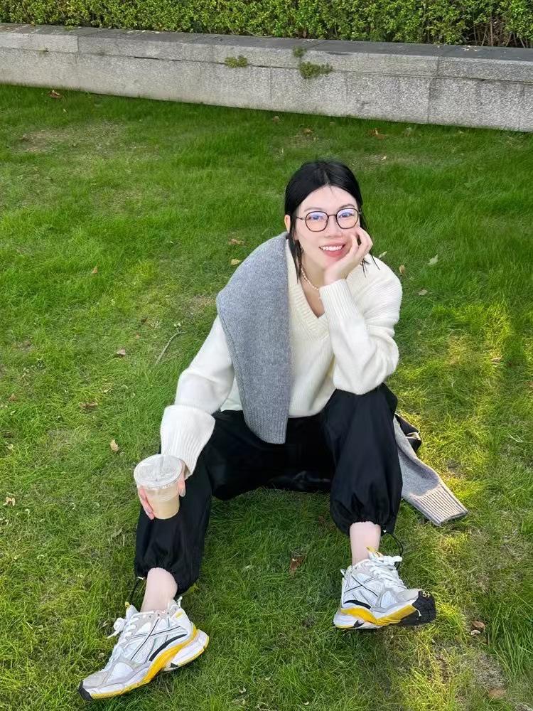 2024 Autumn/Winter Women's V-Neck Pure Wool Sweater - Loose Fit, Versatile, Slimming Knit Top