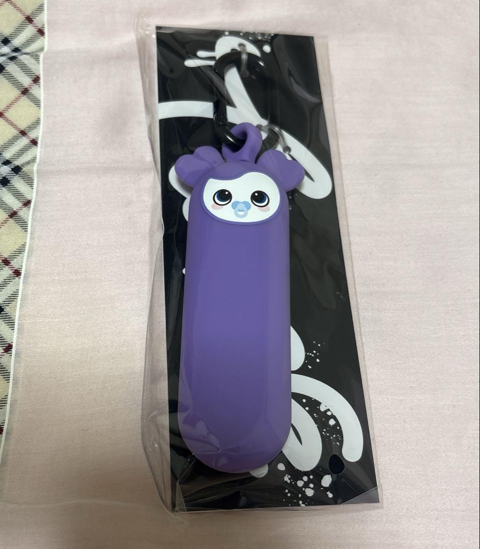 

[USED] TWICE Sana key case enemy