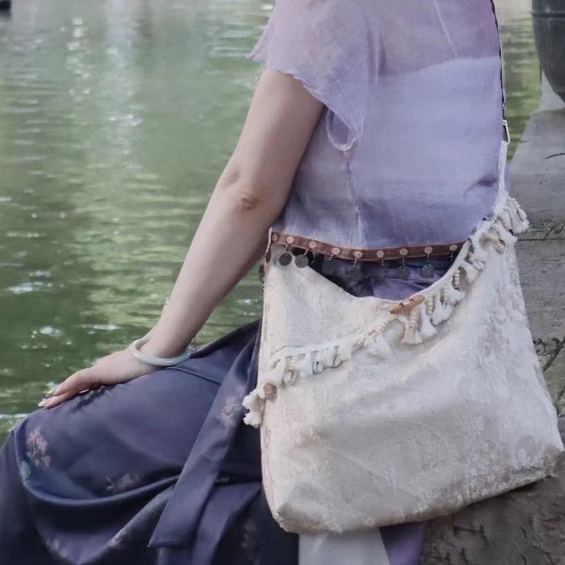 Retro Literary And Artistic National Style Bag New Chinese Handbag Tassel Suizi Women'S Bag One Shoulder Niche Messenger Bag