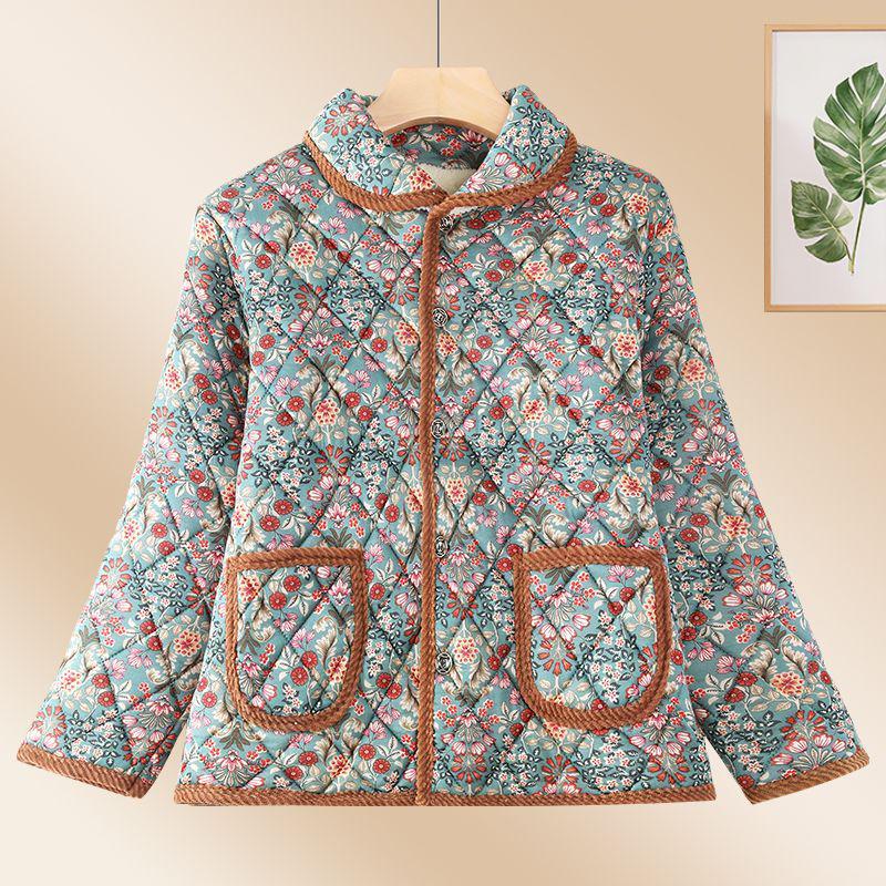 Floral Lapel Cotton Padded Jacket: Thick, Short Style for Middle-Aged and Elderly Women, Perfect for Autumn and Winter.