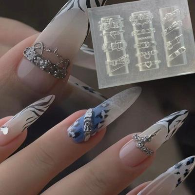 Nail art – Stencil e stampini per unghie