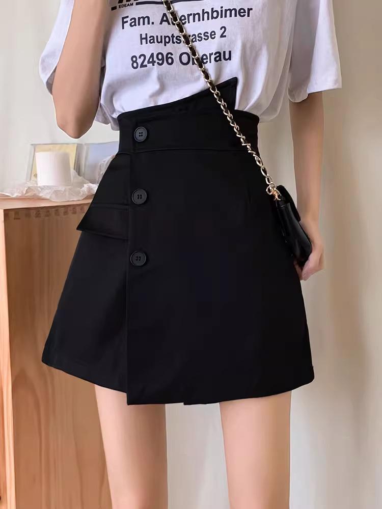 

2024 Spring Women s High Waist A-Line Wide-Leg Button Casual Shorts - Korean Style M