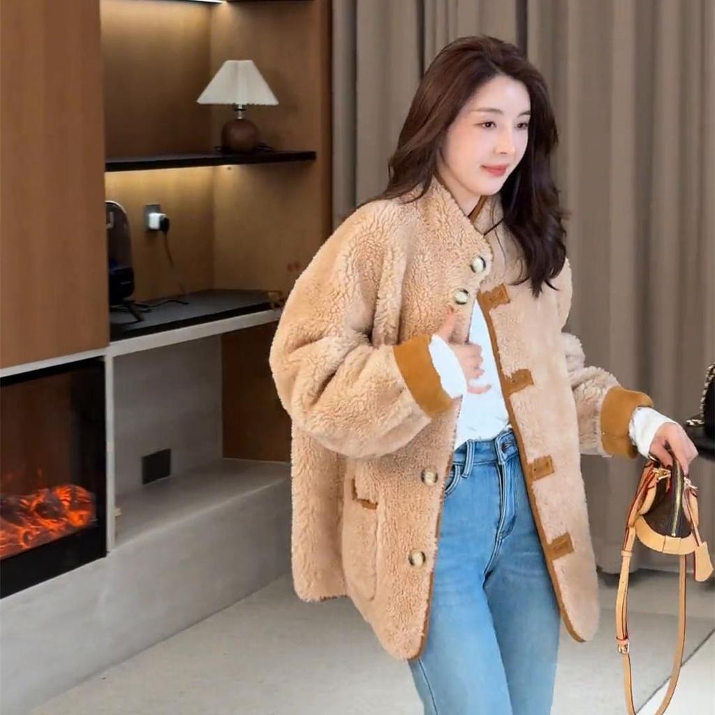 Wildledermantel aus Lammwolle für Damen zum beidseitigen Tragen 2024 Winter neues lockeres, verdicktes Fell integriertes Oberteil