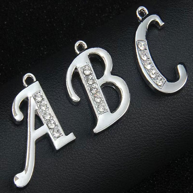 Simple And Stylish 26 English Letters Titanium Steel Necklace Men'S And Women'S Hip-Hop Versatile Diamond-Encrusted Sweater Chain