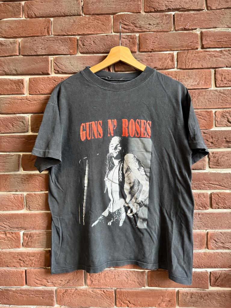 Guns N Roses 80s Vintage Tshirt Axl Rose Rare Rock Band Rare Black Medium Unisex T-Shirt