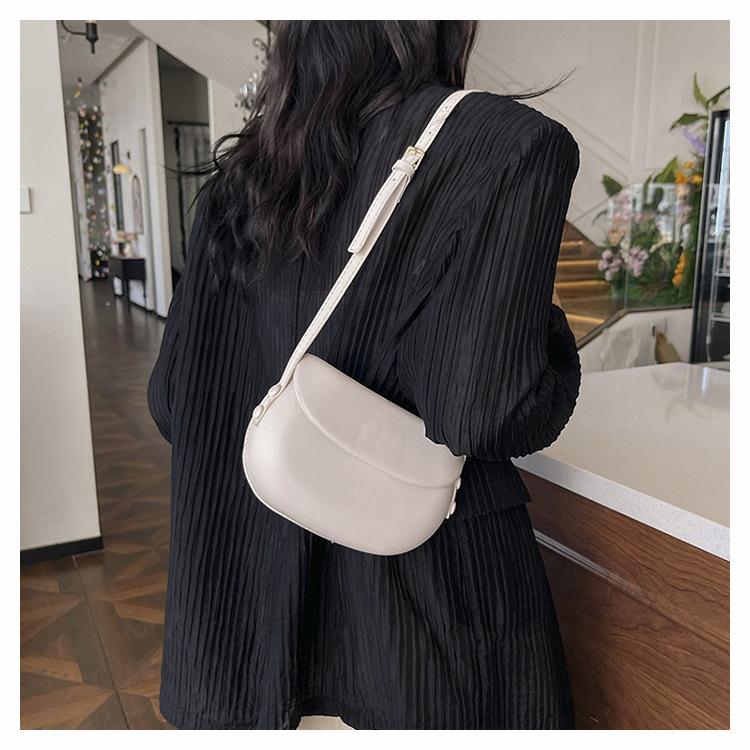 New Fashion Saddle Bag for Women Simple Style Faux Leather Shoulder Crossbody Purse Casual Commute Handbag