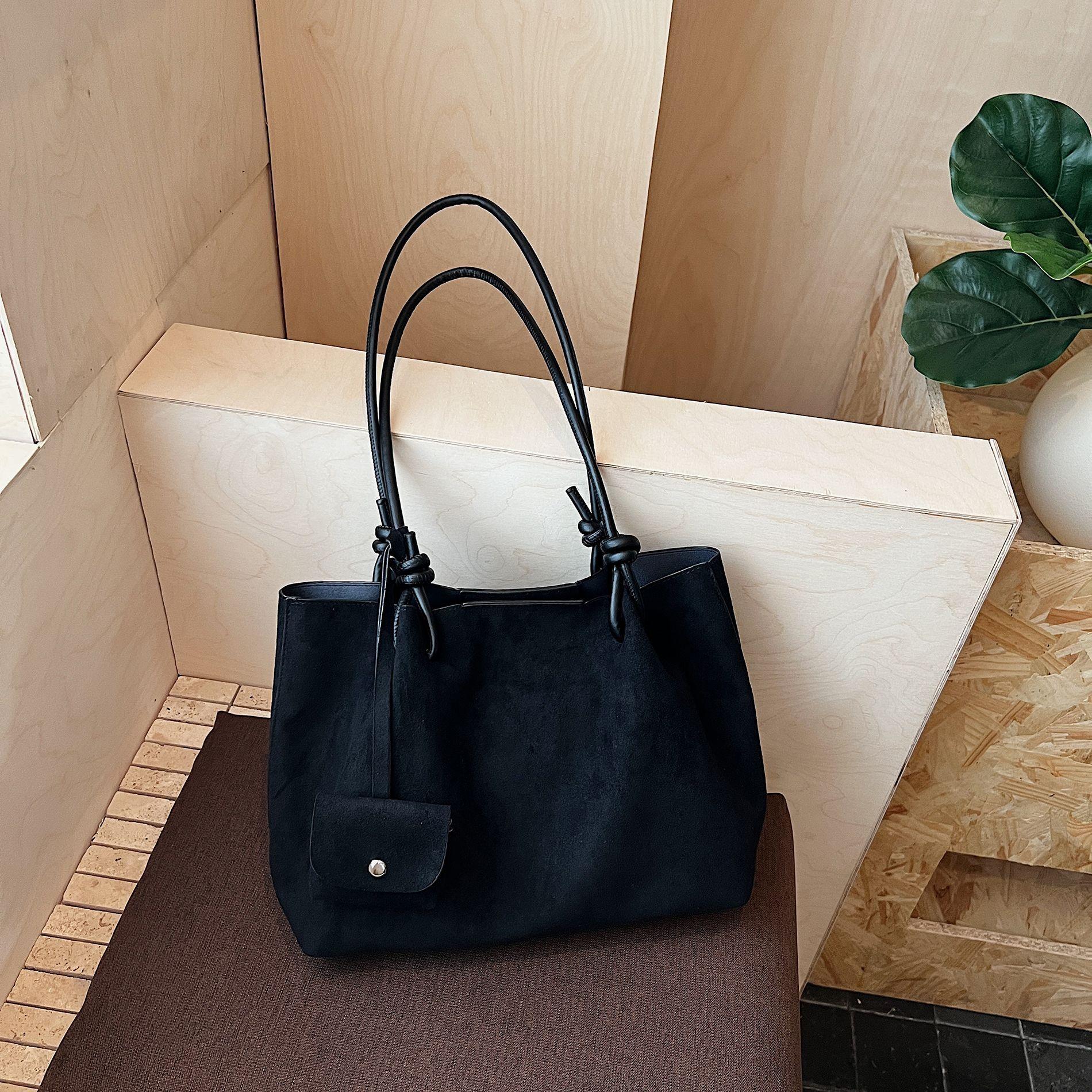 2026 Newest Textured Matte Handheld Tote Bag Simple Casual Fashiable Stylish Single Shoulder Underarm Bag чёрный