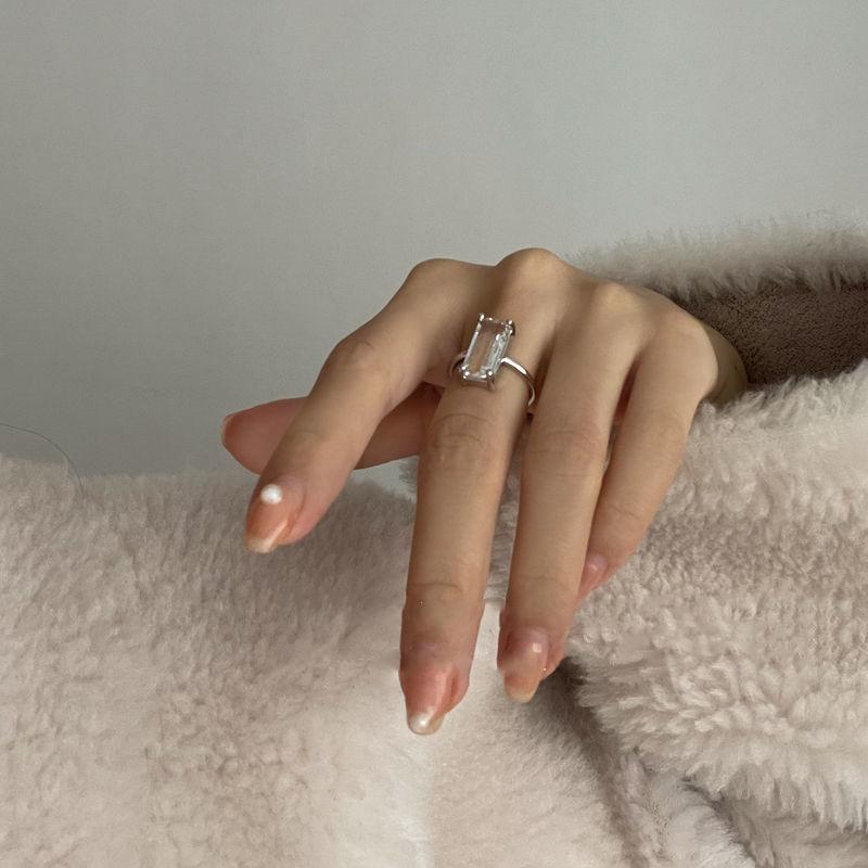 Inspired Design New Transparent Rectangular Opening Adjustable Ring French Luxury Ladies Banquet Engagement Jewelry