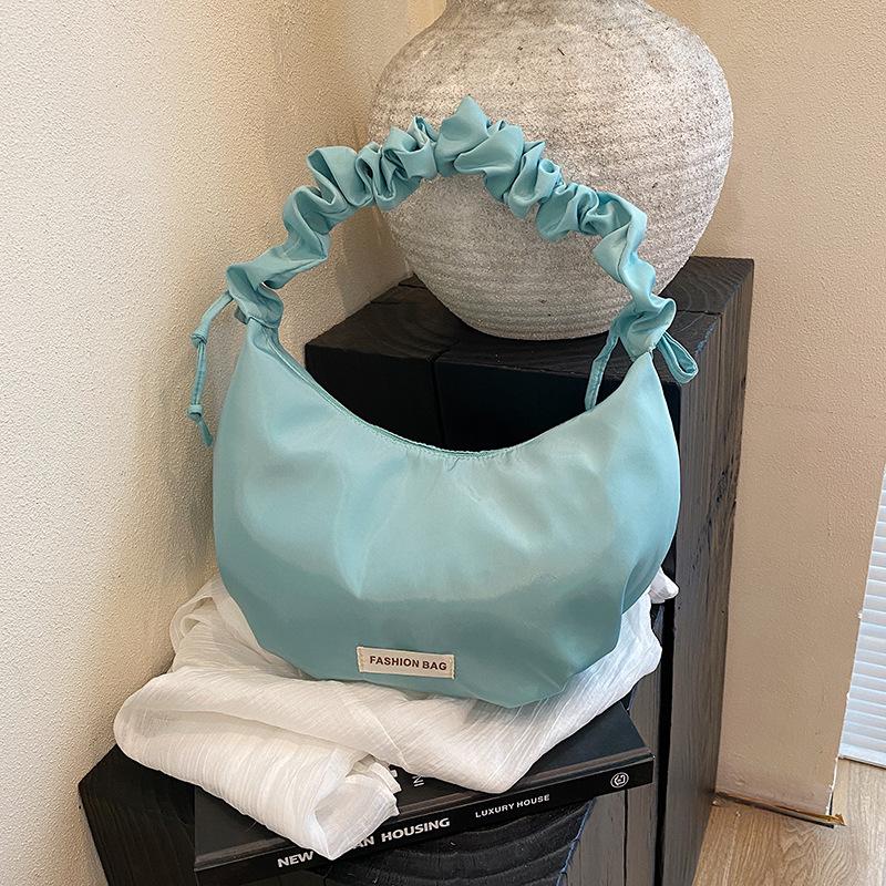 Niche underarm bag new versatile solid color shoulder messenger bag pleated dumpling tote bag women