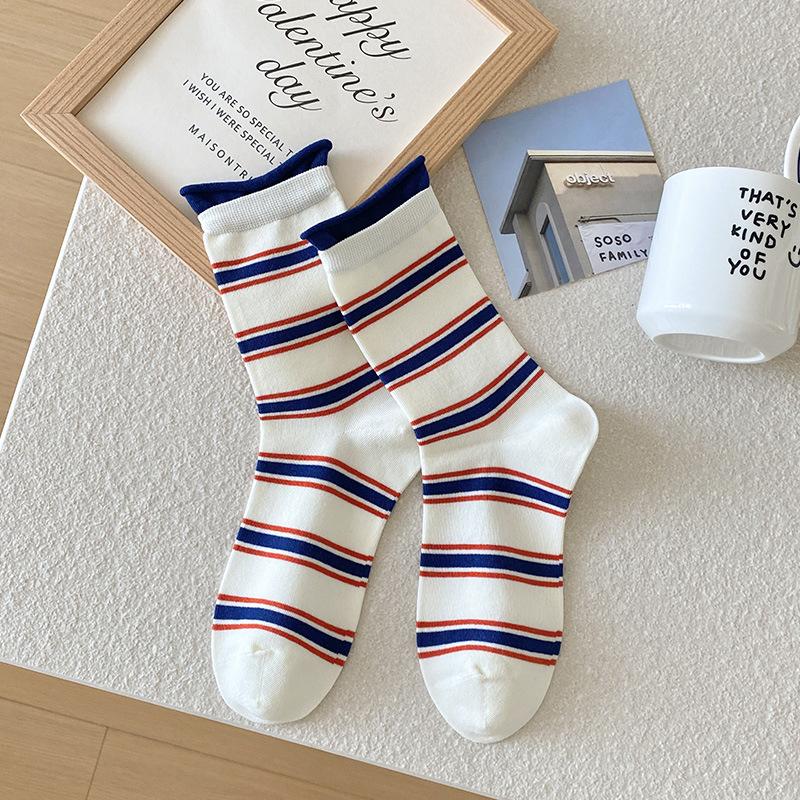 Women's New Autumn Stripes Match Color Curled Boneless Tube Stack Socks