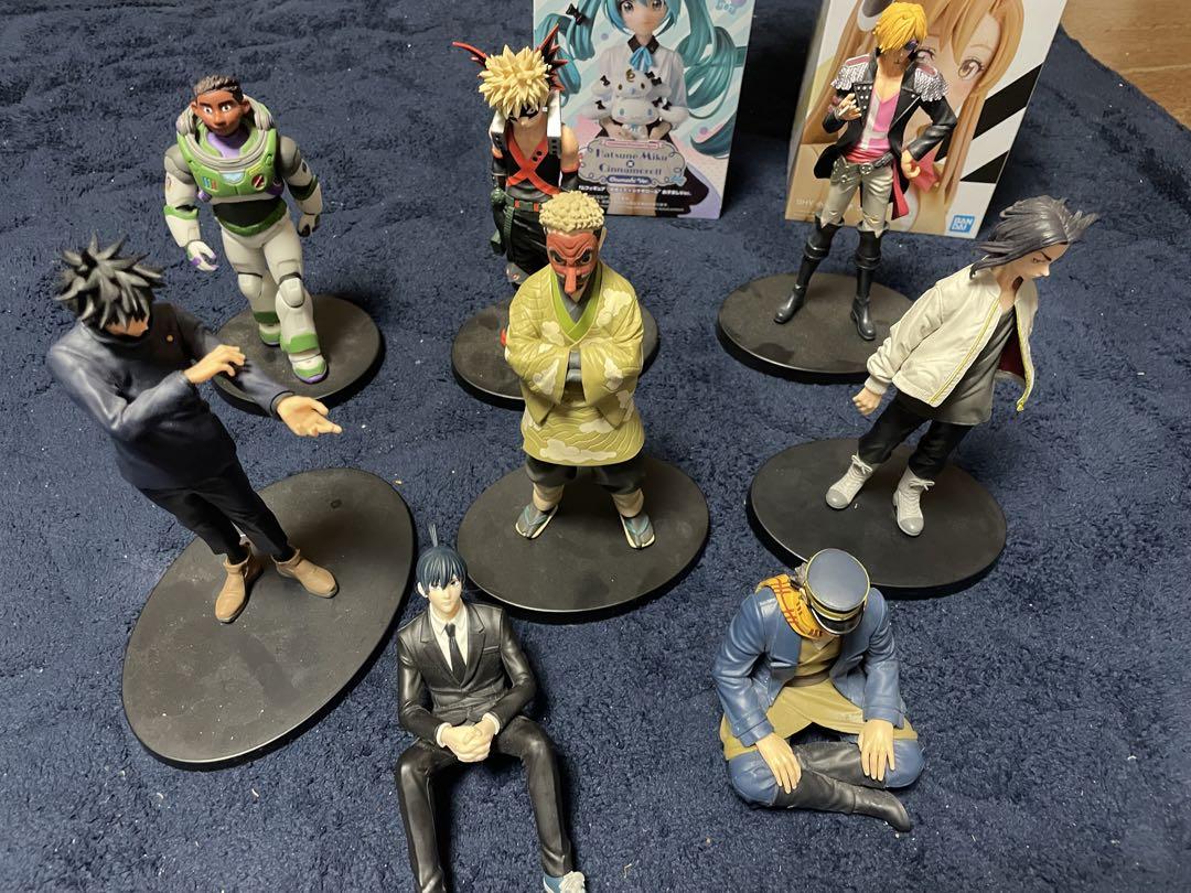 

[USED] action figure set