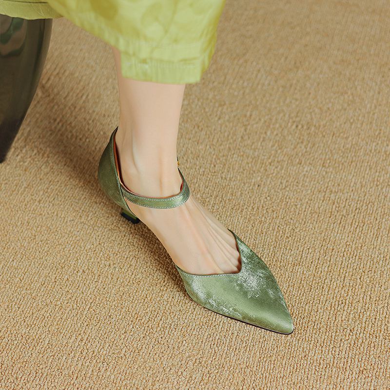 Krazing Pot Piele plenară cu vârf ascuțit Tocuri subțiri cu curele cu cataramă de toamnă Pantofi de vară femei pantofi