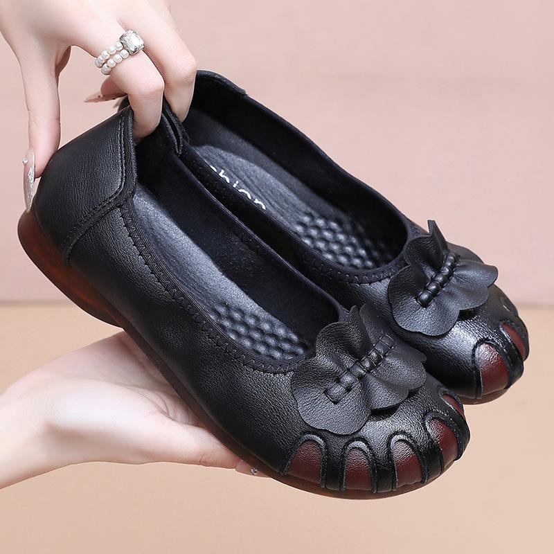 Comfortable non-slip Doudou shoes, spring and autumn middle-aged and old soft-soled one-pedal women's shoes, summer shallow-mouth single shoes