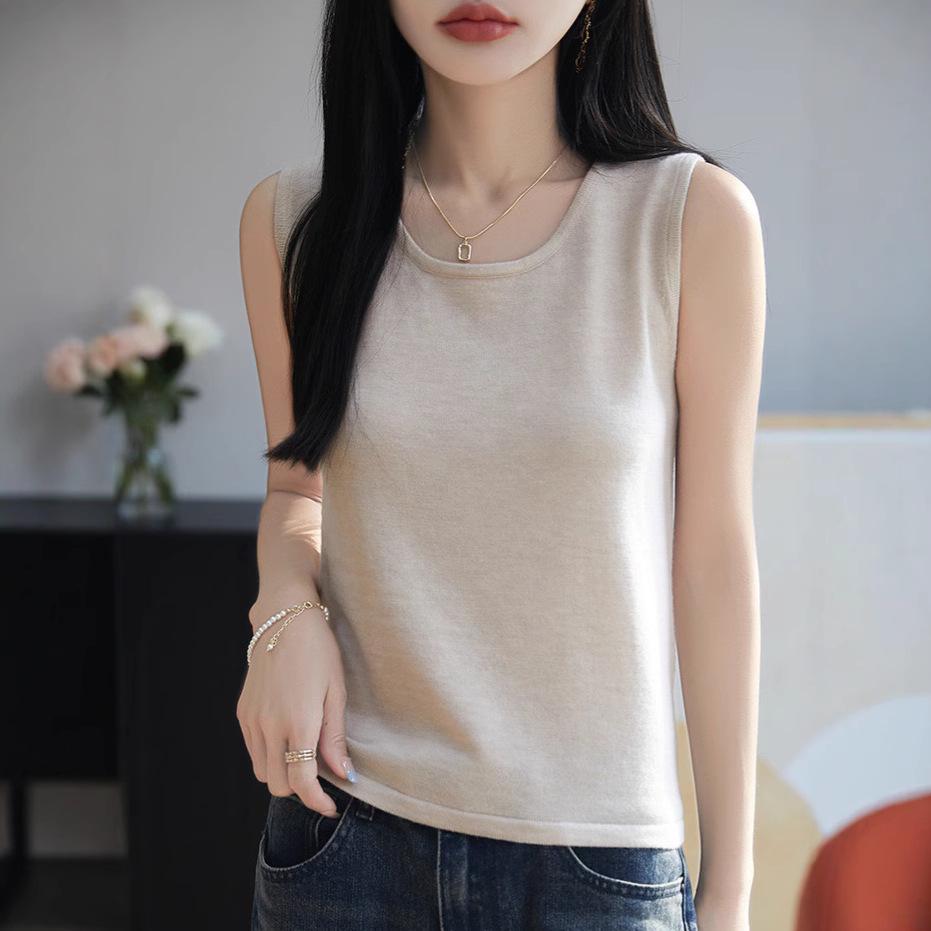 

Women s Pure Wool Crew Neck Sleeveless Knit Camisole - Simple Loose-Fit Basic Top M