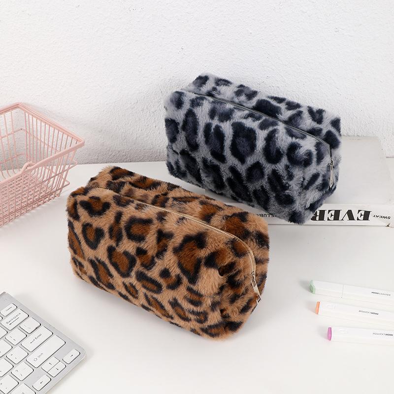 Leopard Pattern Plush Octagonal Cosmetic Bag Women Makeup Bag Skincare Organizer Makeup Pouch Travel Organizer Bags Toiletry Bag