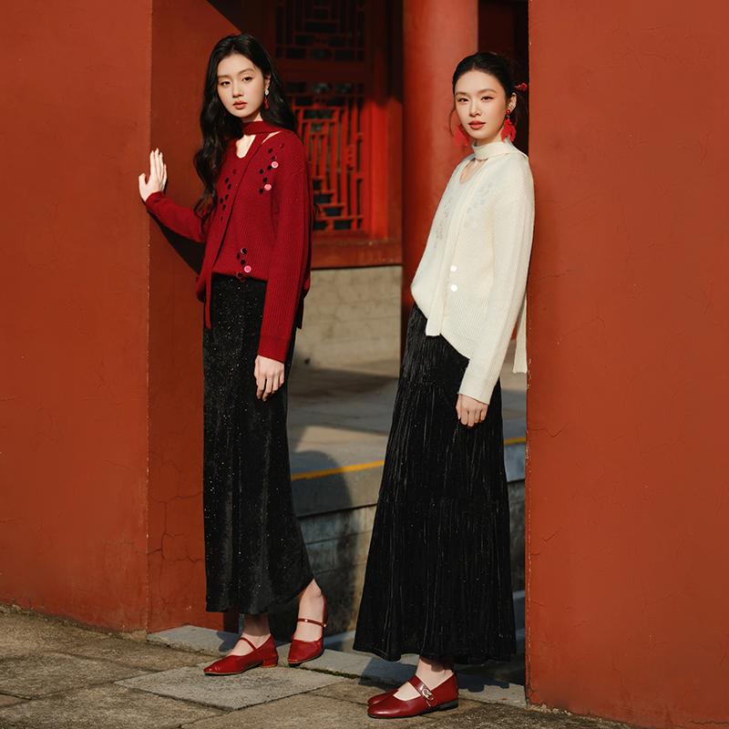 Elegant velvet fishtail skirt with a sense of drape