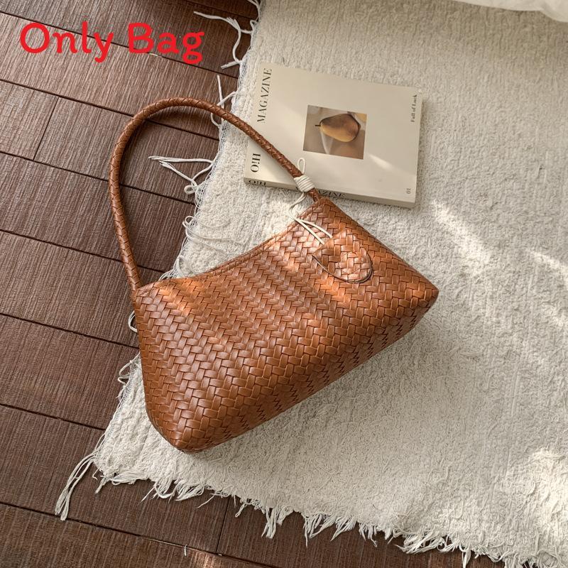 Ladies Elegant Soft Crossbody Bag With Woven Details For Urban Style Looks