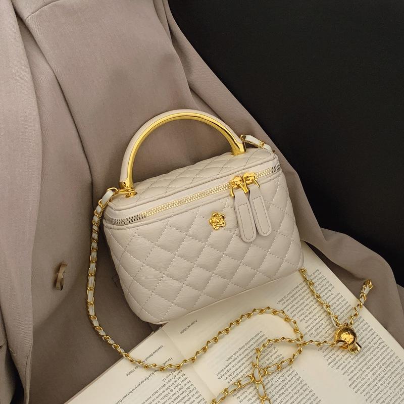 Retro Handheld Diamond Lattice Bucket Bag - 2025 Stylish Crossbody Chain Bag for Women