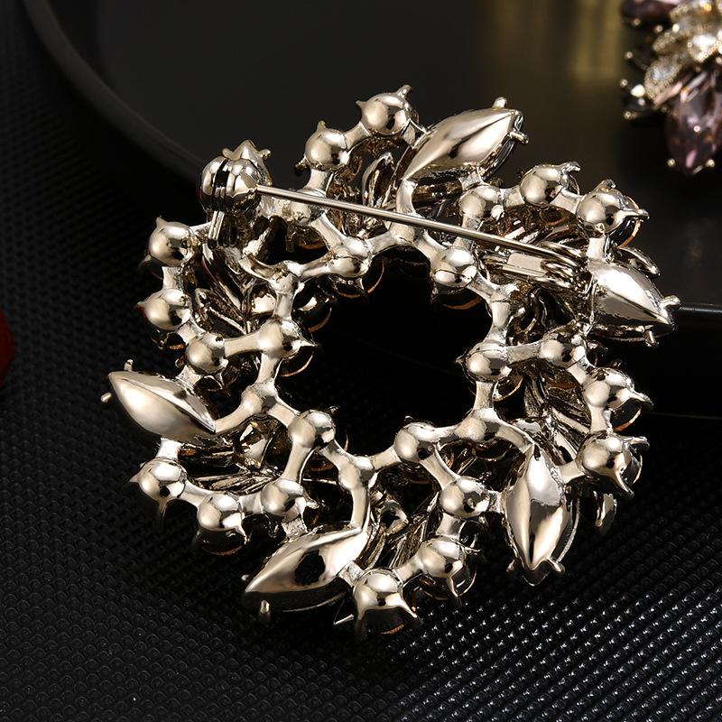 Brooch High-End Female Luxury Temperament Imported From Austria Crystal Corsage Suit Accessories Atmospheric Versatile Pin