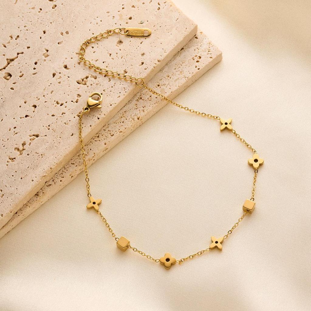 Luxusní titanová ocelová čtyřlístková konička pro ženy – Trendy čtvercový design řetízek na klíční kost