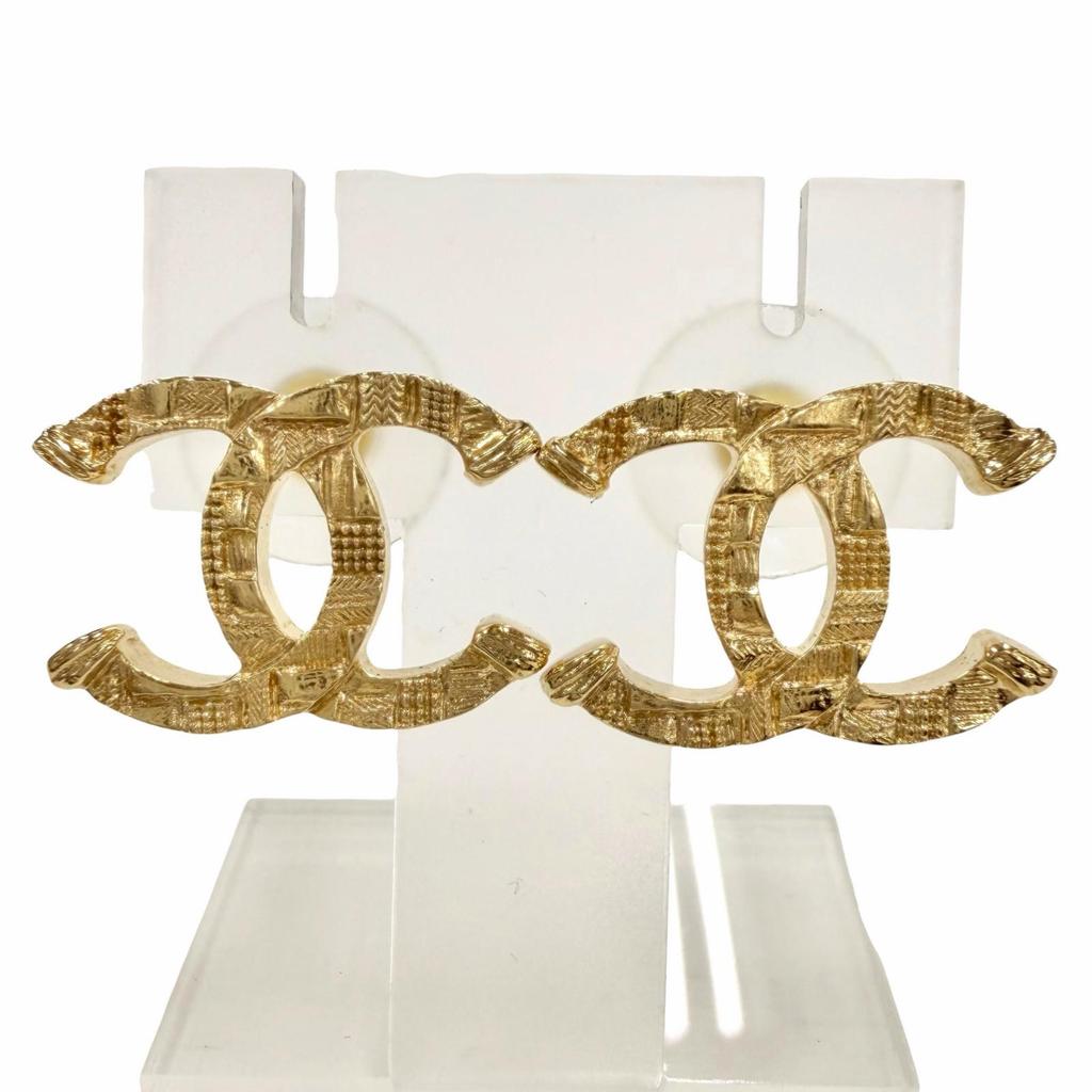 Great CHANEL Pierce Gold Women B24V ABB375 Used