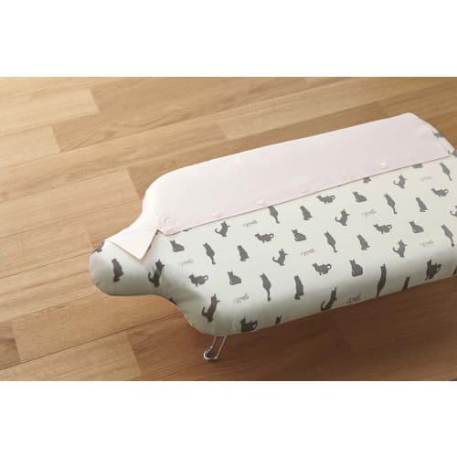 Yamazaki Lightweight Human-Shaped Ironing Board with Hooks, Neko Press, White, Approx. 69 x 37 x 20 cm, Hangs in Closet, Steel Mesh Construction, Prod