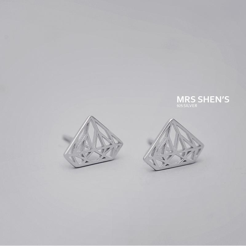 Mrs. Yu Sterling Silver Needle Diamond Cutout Geometric Stud Earrings