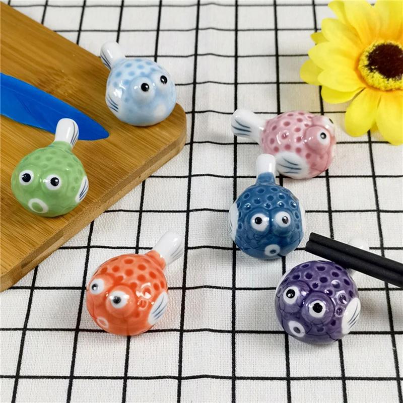 1PC Ceramic Chopstick Holder Puffer Fish Chopsticks Rest Cute Chopstick Rack for Chopsticks Dinnerware Stand