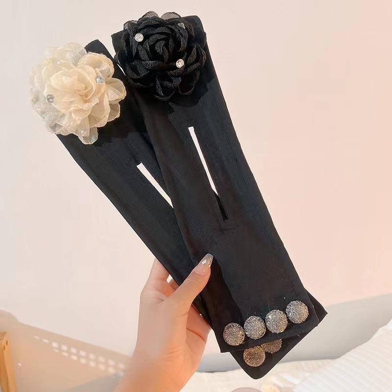 Douyin-Inspired Soft Wire Flower Hair Curler & Twist Clip