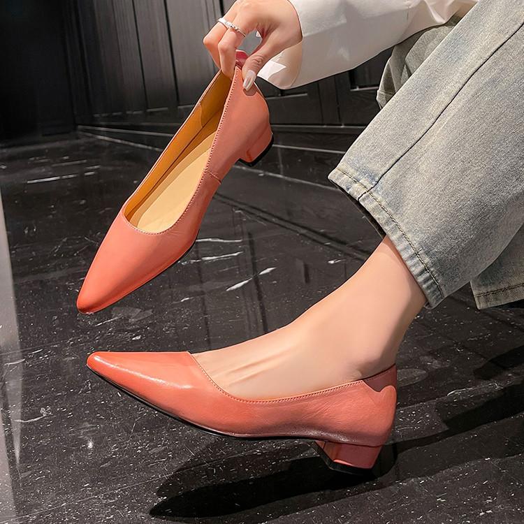 

2025 spring and summer new polished cowhide low thick heel pointed simple and versatile 33-40 size leather shoes children 39 розовый