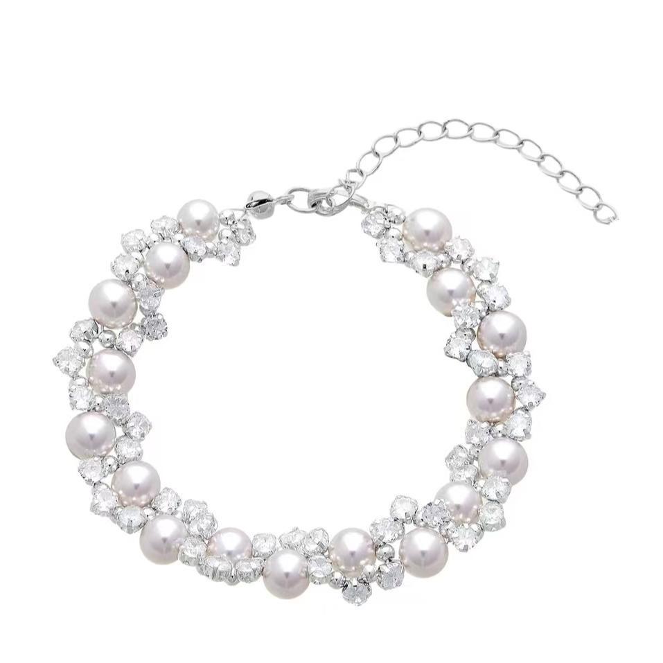 Elegant Pearl Zircon Bracelet for Women – Exquisite, Sparkling, Versatile, and Luxurious Hand Accessory.