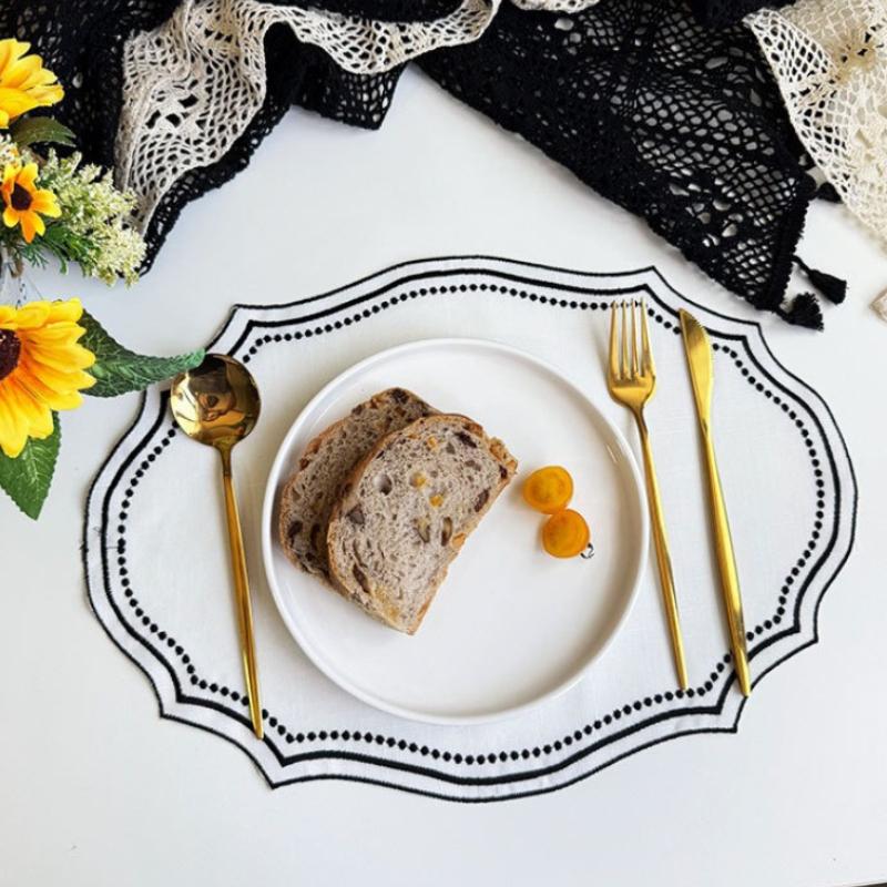 French Lace Table Place Mat Vintage Embroidered Fabric Placemat Imitation Cotton Linen Decorative Table Mat Napkins Washable