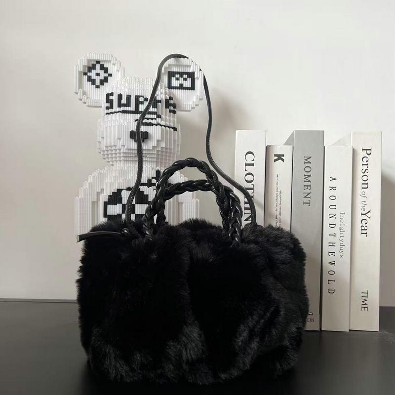 

New Versatile Korean-Style Plush Crossbody Handbag 22x17x9 cm коричневий