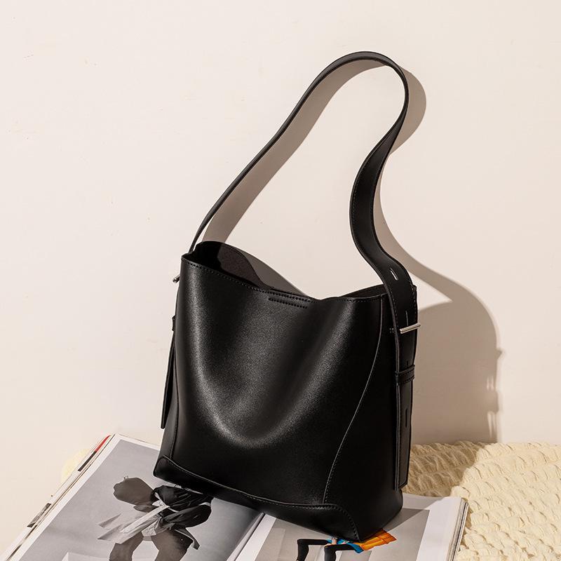 High-End Women's Large Capacity PU Shoulder Tote Bag - Simple and Versatile for Autumn and Winter