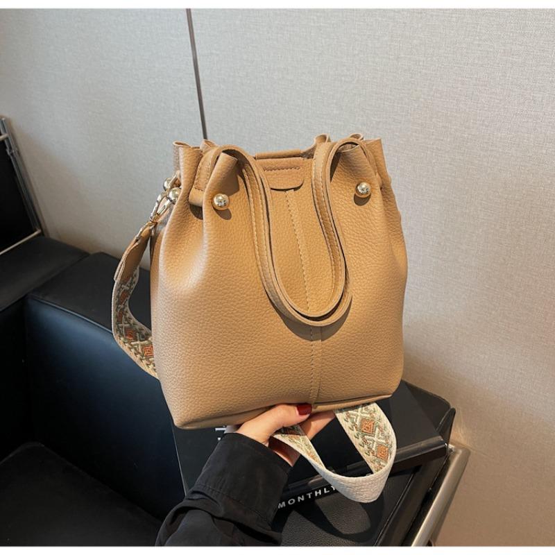 Popular Bags Women's New Autumn and Winter Retro Broadband Messenger Bags Niche Bucket Bags