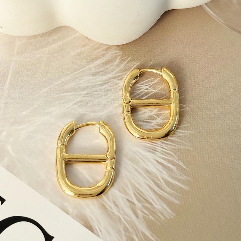 European & American Cross-border Hollow Pig Nose Earrings - Unique Cold Style Ear Cuffs