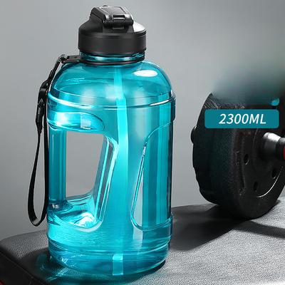 Cupă cu găleată pentru sport de capacitate mare Vară pentru bărbați, ceainic portabil pentru fitness, cu paie, ceașcă din plastic online Celebritate Tons of Barrels.