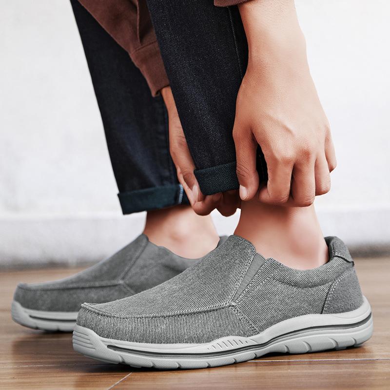Fashion New Men Shoes Soft Slip On Loafers For Men Moccasins Male Driving Shoes Classics Canvas Sneakers