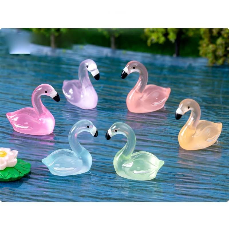 Charming Glow-in-the-dark Resin Flamingo Decor Adorable Miniature Aquarium Decoration