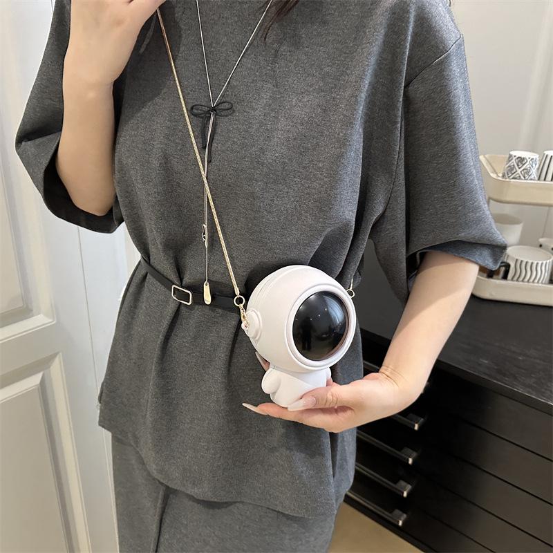 Personality Funny Astronaut Bag 2025 New Fashion Box Bag Women's Versatile Candy Color Messenger Small Round Bag