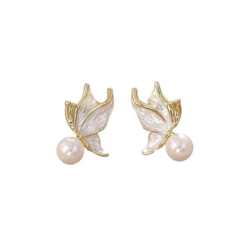 @Special French temperament butterfly pearl stud earrings design light luxury high temperament earrings versatile earrings