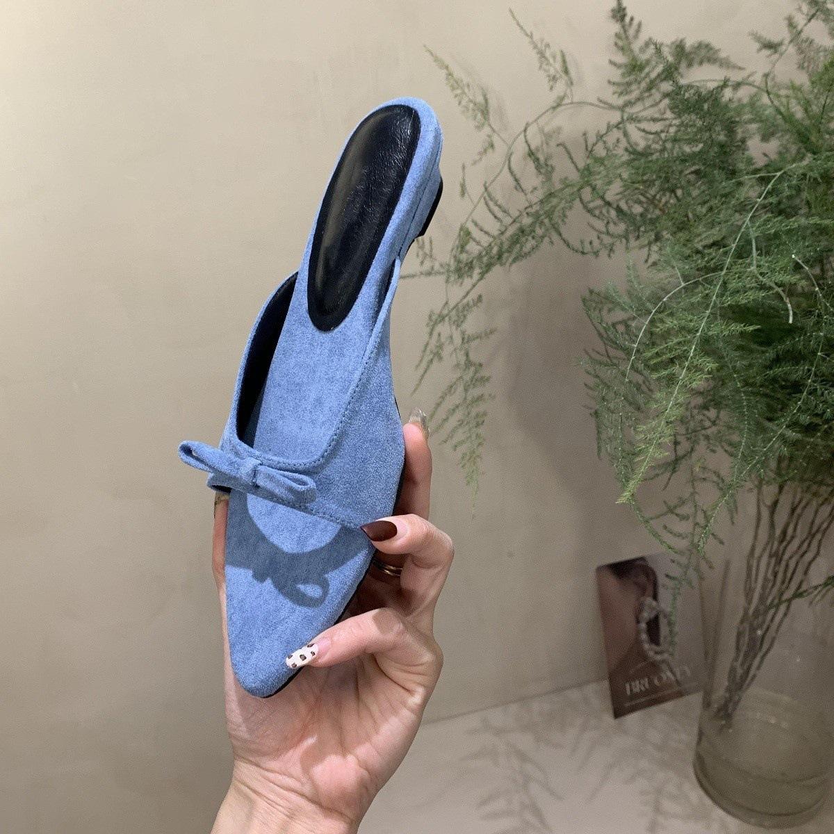 

Черные полушлепанцы с низким каблуком, с закрытым носком, 2025 новая весна-лето, повседневные, универсальные, с мелким вырезом, с острым носком, темпераментные, крутые шлепанцы женские 36